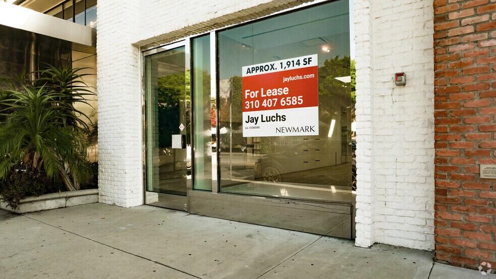 More Photos Of 110 N Robertson Blvd, Los Angeles Storefront Retail Office For Lease