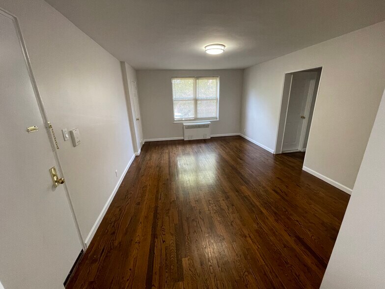 More Photos Of 4014 191st St, Flushing Apartments For Sale