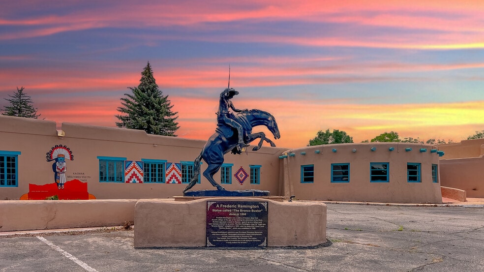 Primary Photo Of 413 Paseo Del Pueblo Norte, Taos Hotel For Sale