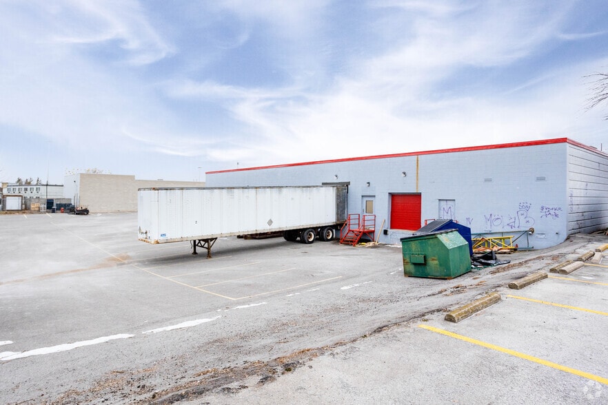 More Photos Of 387 Ontario St, St Catharines Freestanding For Lease