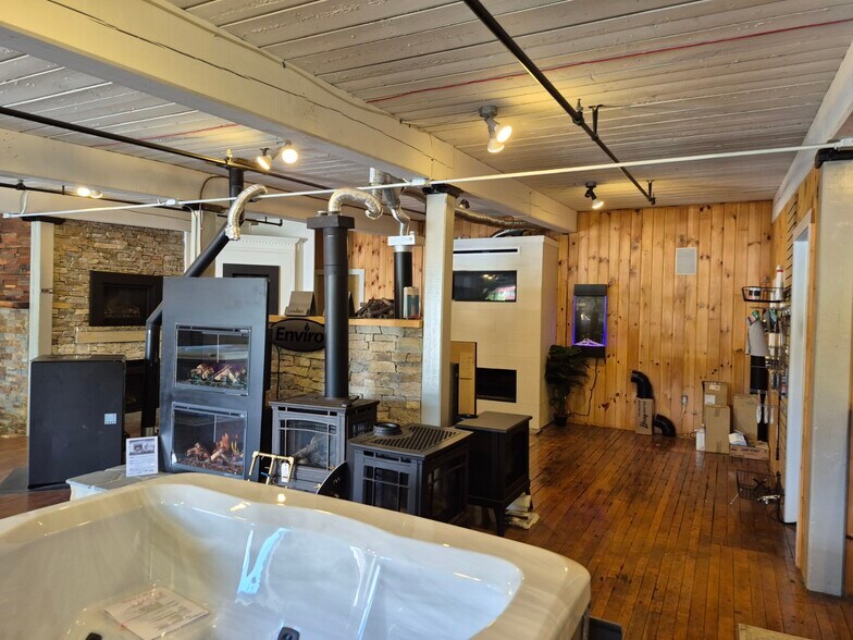 More Photos Of 19 S Walnut St, Wauregan General Retail For Sale