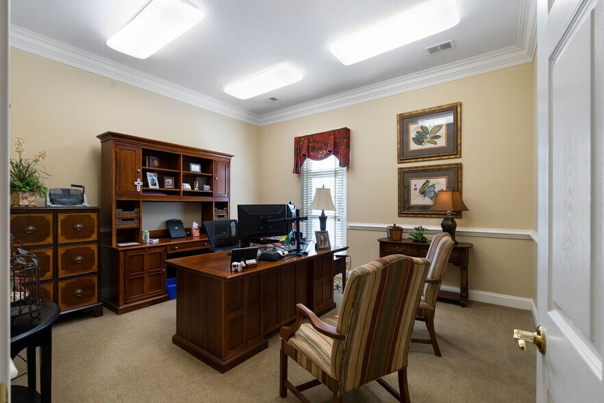 More Photos Of 1300 E Main St, Cartersville Medical For Sale