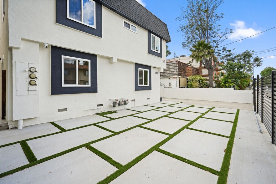 More Photos Of 7010 Lennox Ave, Van Nuys Apartments For Sale