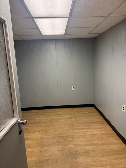 More Photos Of 310-316 Colfax Ave, Clifton Warehouse For Lease