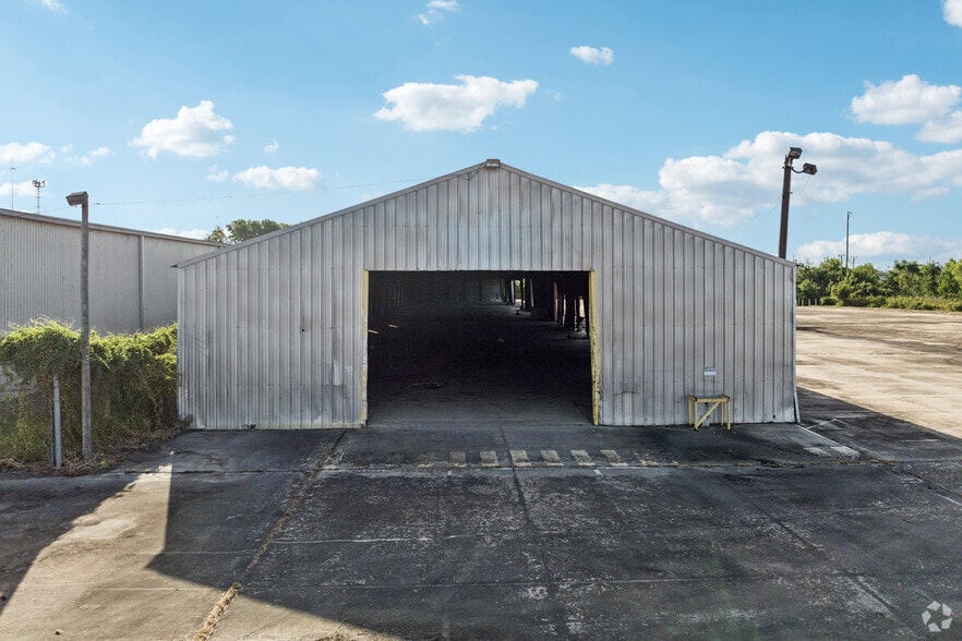 More Photos Of 4812 Gulf Fwy, Houston Warehouse For Sale