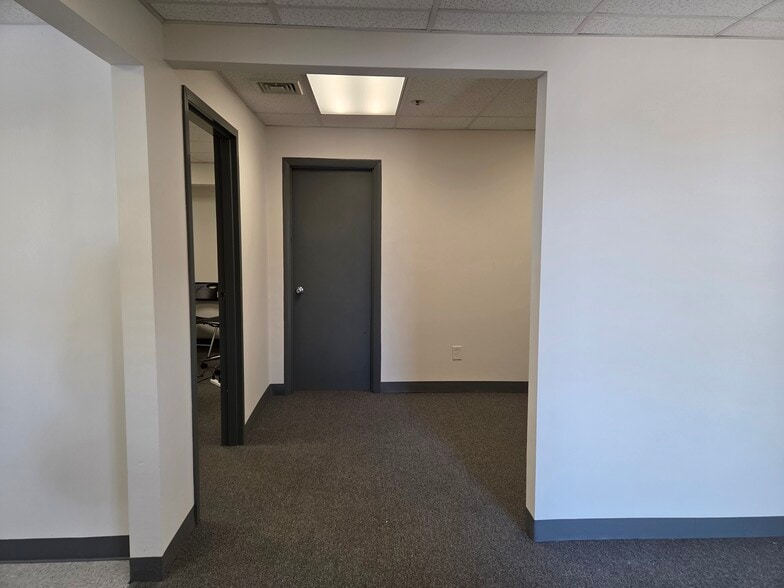 More Photos Of 74-124 Cummings Park, Woburn Light Manufacturing For Lease