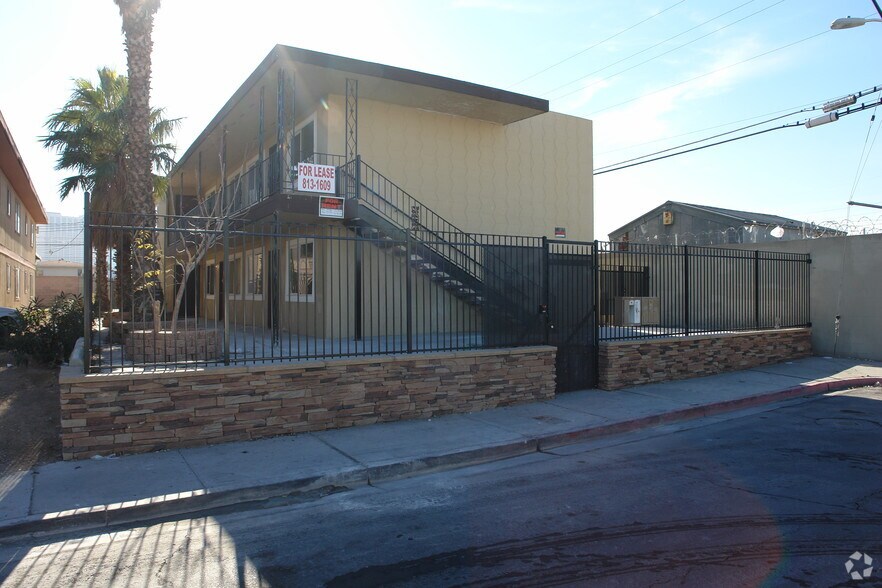 More Photos Of 245 W Philadelphia Ave, Las Vegas Apartments For Sale