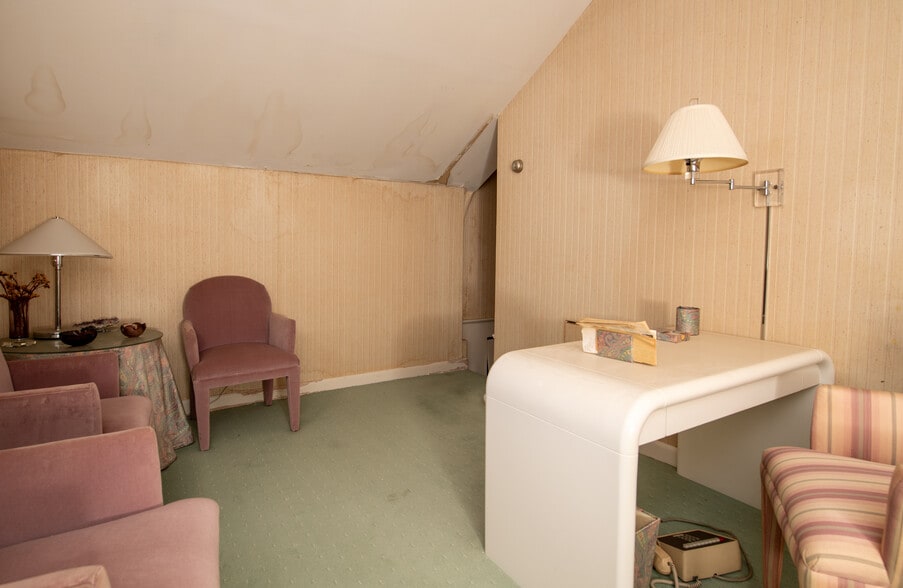 More Photos Of 13 S 6th St, New Bedford Office For Sale