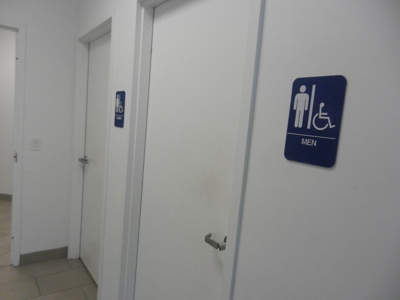 More Photos Of 951-955 Caroline St, Key West Storefront Retail Office For Lease