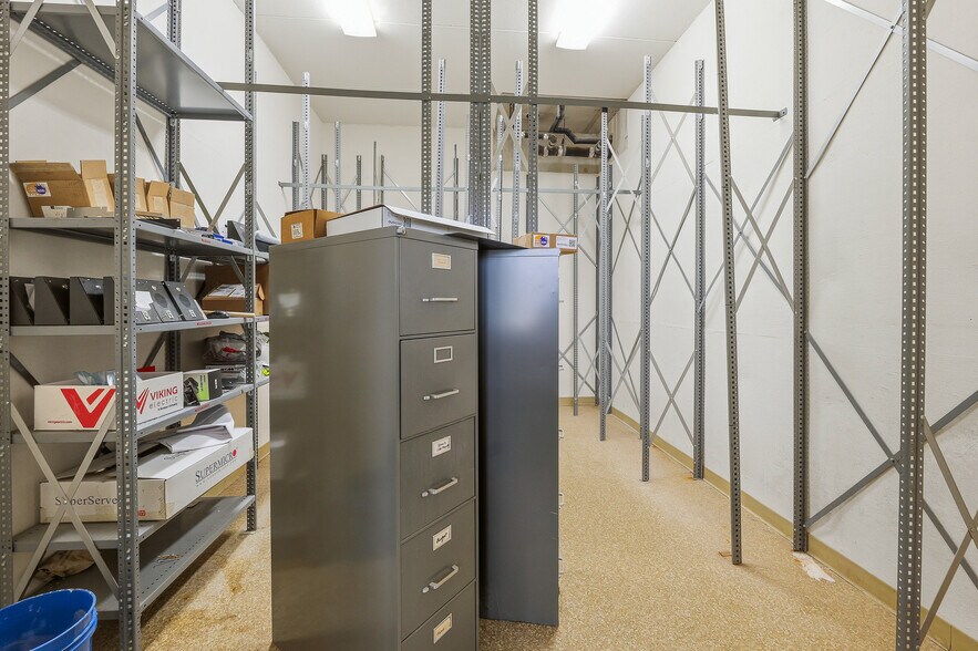 More Photos Of 424 E Oshkosh St, Ripon Manufacturing For Sale