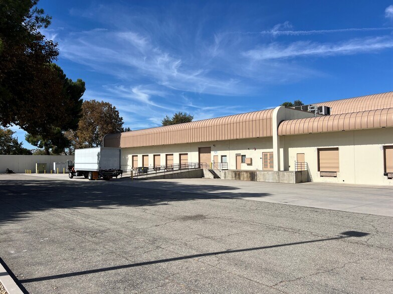 More Photos Of 115 N Del Rosa Dr, San Bernardino Warehouse For Lease