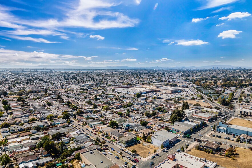 More Photos Of 2764 73rd Ave, Oakland Storefront Retail Residential For Lease