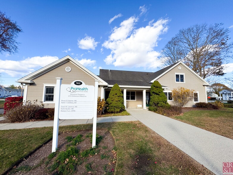 More Photos Of 162 E Main St, Clinton Medical For Sale