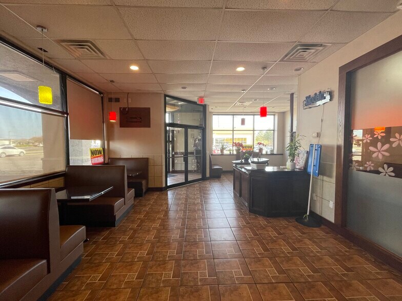 More Photos Of 2330 N Maize Rd, Wichita Storefront Retail Office For Lease