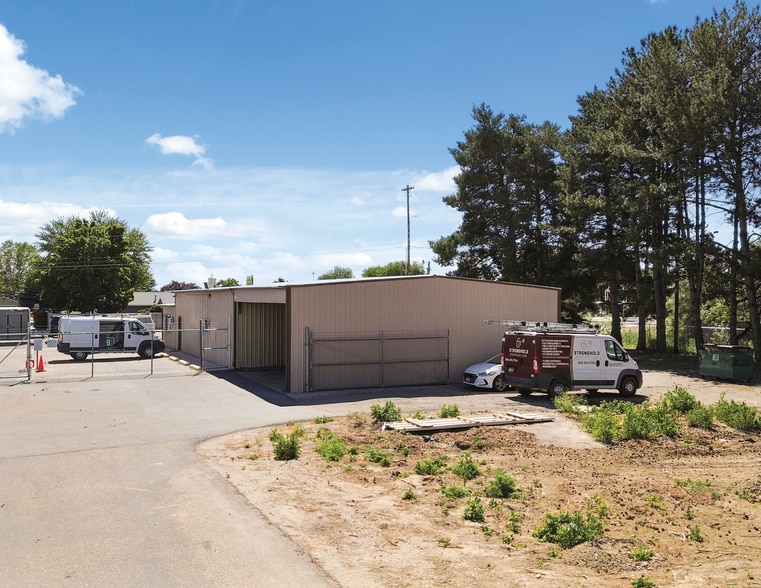 More Photos Of 531 N Linder Rd, Meridian Warehouse For Lease