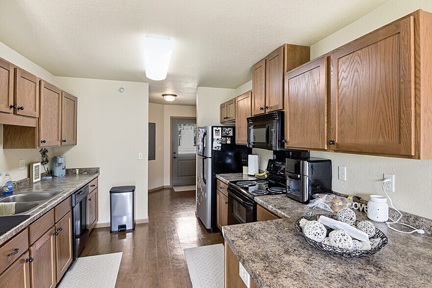 More Photos Of 725 Roberts Rd, Sartell Apartments For Sale