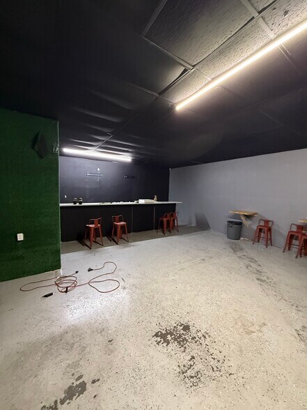 More Photos Of 1155 N Washington Blvd, Sarasota Storefront Retail Office For Lease