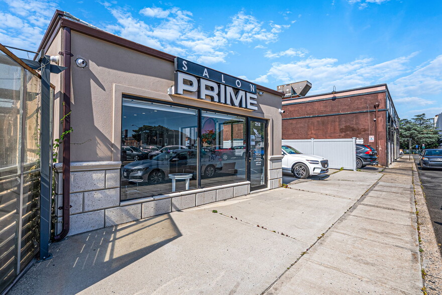 More Photos Of 218 Sunrise Hwy, Rockville Centre Storefront Retail Residential For Lease