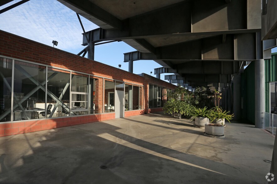 Primary Photo Of 5760-5780 W Jefferson Blvd, Los Angeles Office For Lease