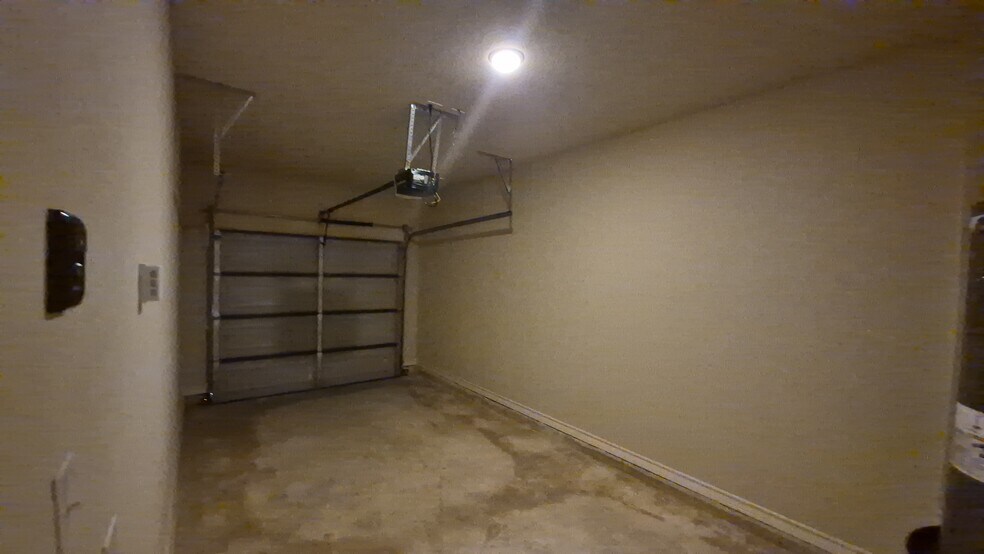 More Photos Of 6866 Lakeview Dr, San Antonio Multifamily For Sale