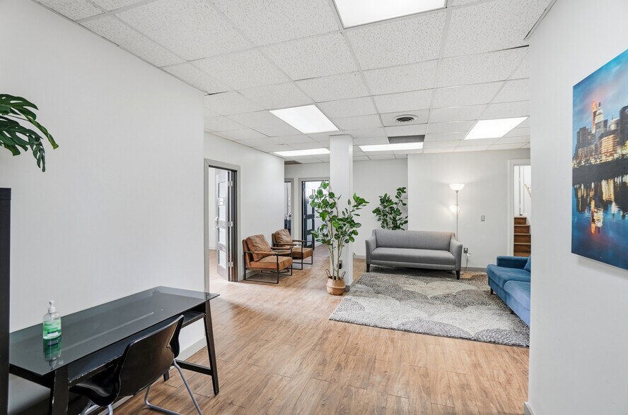 More Photos Of 2337 Victory Pky, Cincinnati Office Residential For Sale