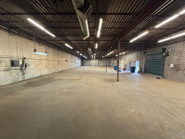 More Photos Of 5909 E 15th St, Tulsa Manufacturing For Sale