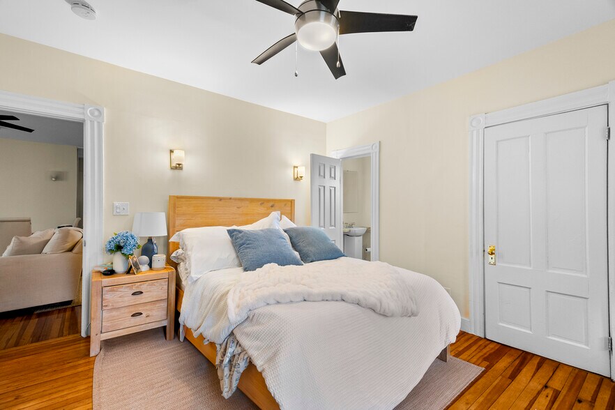 More Photos Of 13 Dean Ave, Newport Apartments For Sale