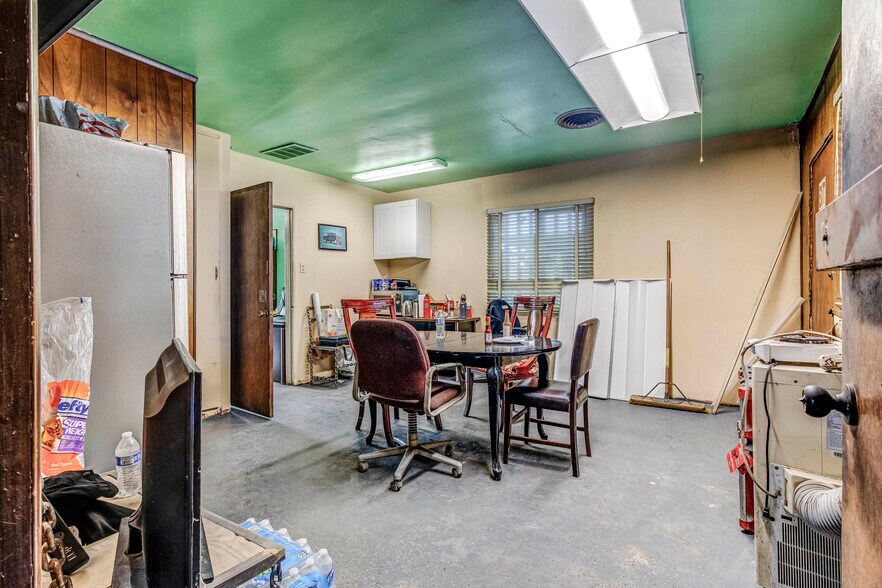 More Photos Of 5005 E Slauson Ave, Vernon Warehouse For Sale