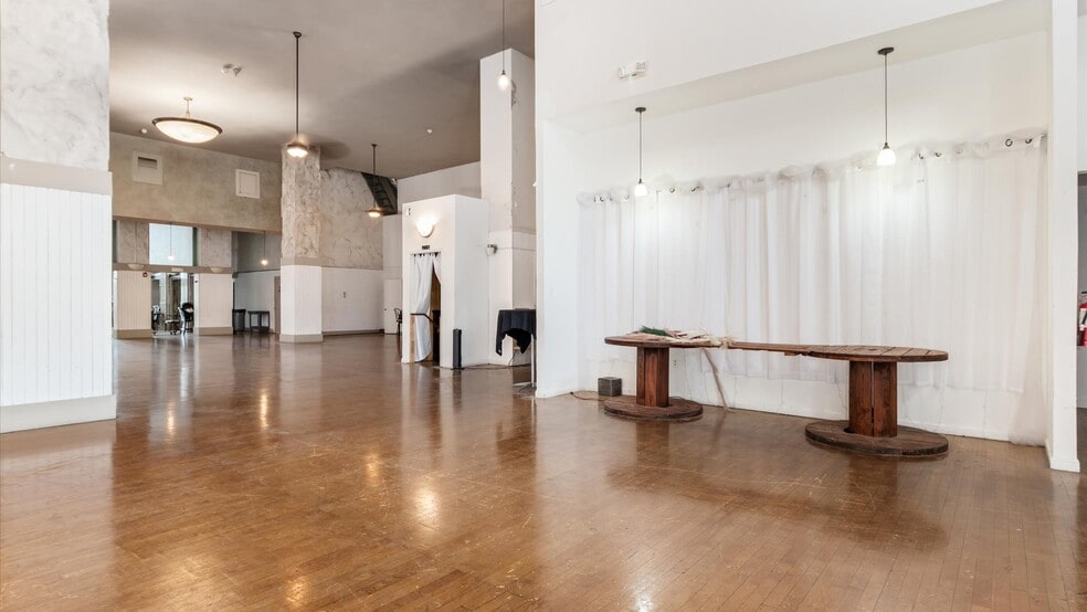 More Photos Of 85 E Main St, Newark Freestanding For Sale