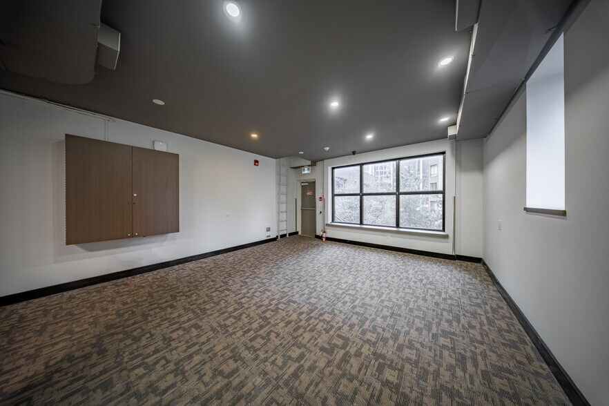 More Photos Of 31 Elm St, Toronto Storefront Retail Office For Sale