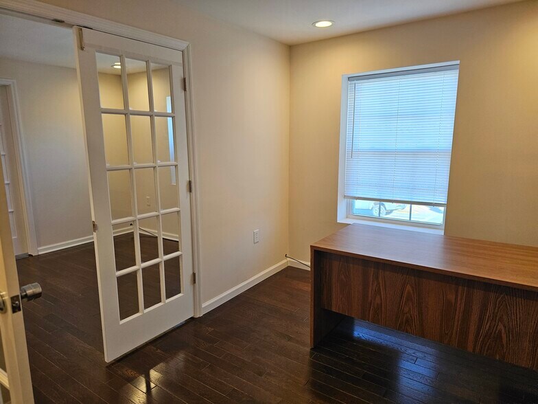 More Photos Of 27 S Royal Ave, Front Royal Medical For Lease