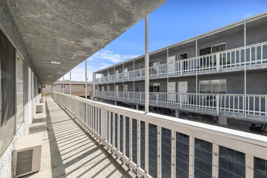 More Photos Of 18356 Napa St, Northridge Apartments For Sale