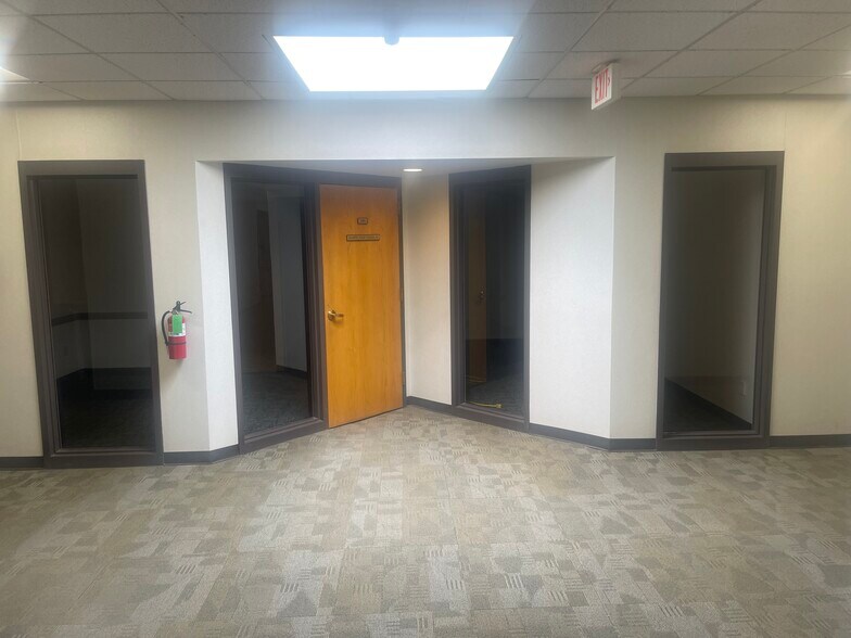 More Photos Of 11520 St. Charles Rock Rd, Bridgeton Medical For Lease