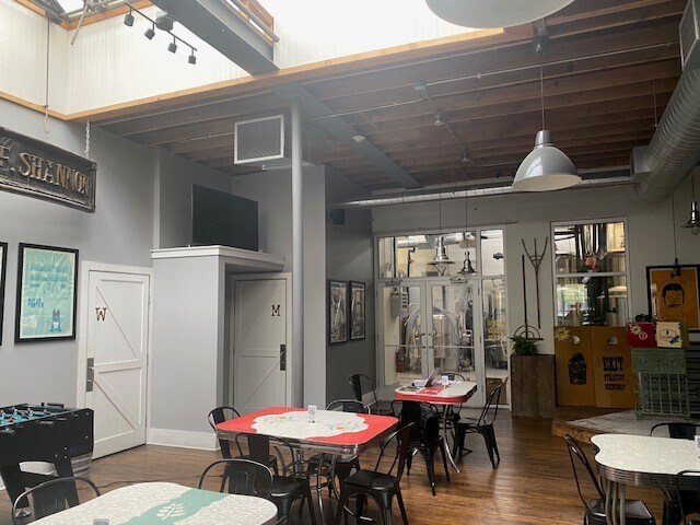 More Photos Of 7700 W Madison St, Forest Park Flex For Lease