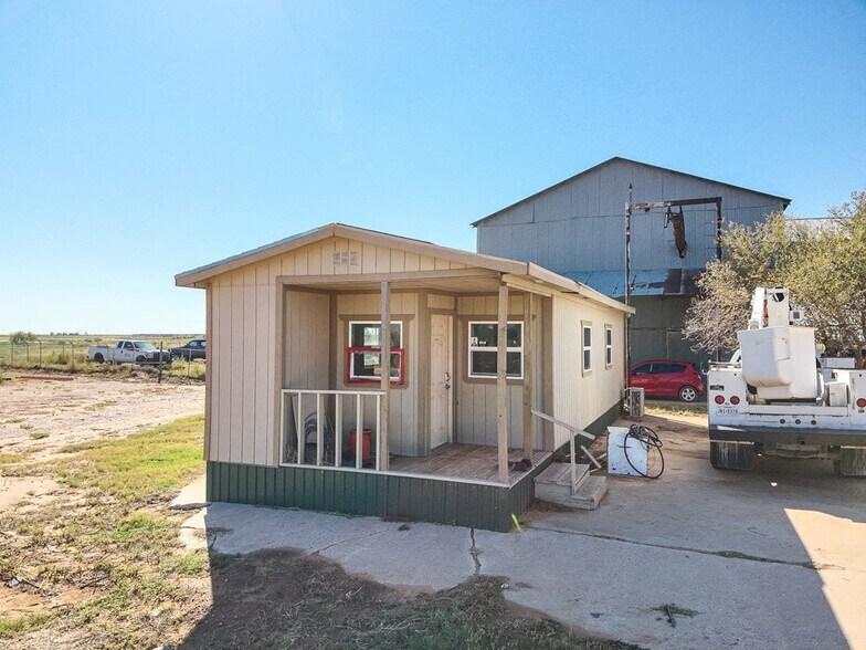 More Photos Of 7007 Farm to Market 846, Knott Office For Sale