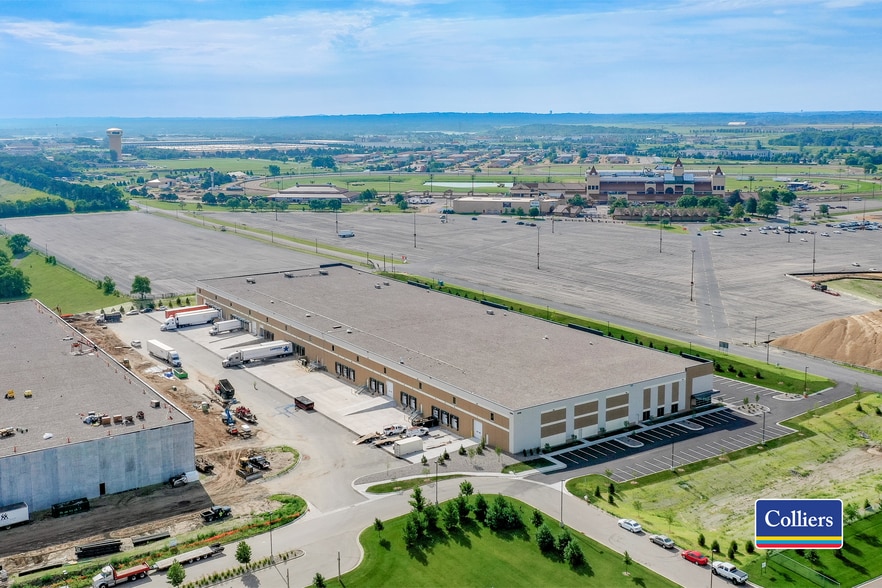 More Photos Of 2700 4th Ave E, Shakopee Warehouse For Lease
