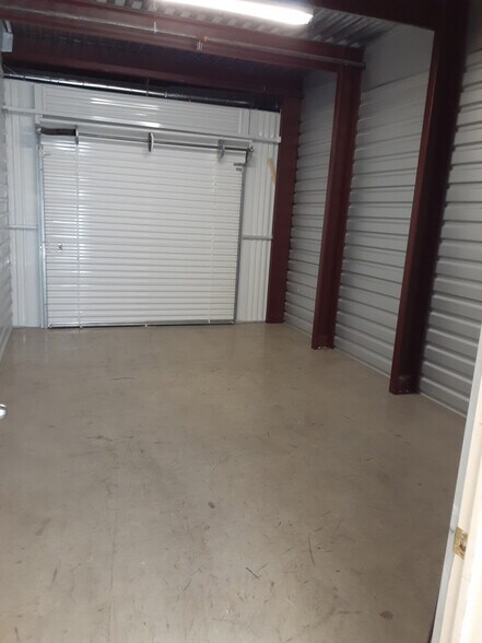 More Photos Of 7340 Blanco Rd, San Antonio Self Storage For Lease