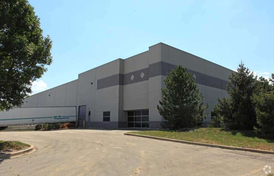 More Photos Of 7700 Trade Port Dr, Louisville Distribution For Lease