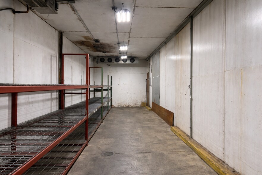 More Photos Of 432 N Royal St, Jackson Warehouse For Lease