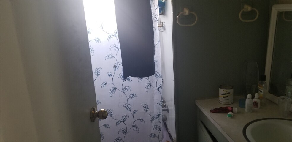 More Photos Of 2435 S K St, Tulare Bar For Sale