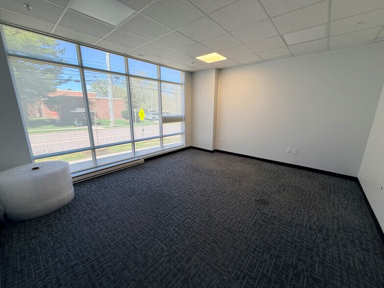 More Photos Of 316 Flynn Ave, Burlington Apartments For Lease