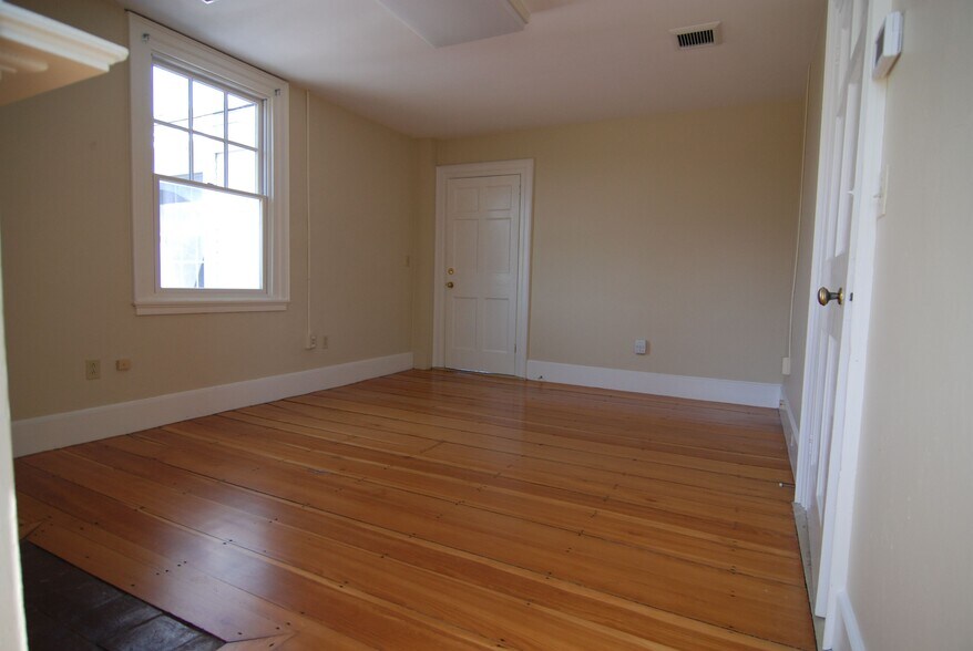 More Photos Of 510 Main St, Gorham Office For Lease