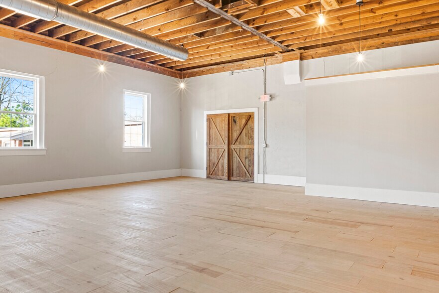 More Photos Of 145-147 N Steele St, Sanford Storefront For Lease