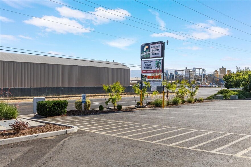 More Photos Of 1501 Sage Rd, Medford Warehouse For Sale