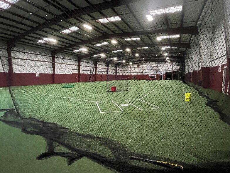 More Photos Of 250 Commonwealth Ave, Bristol Health Club For Lease