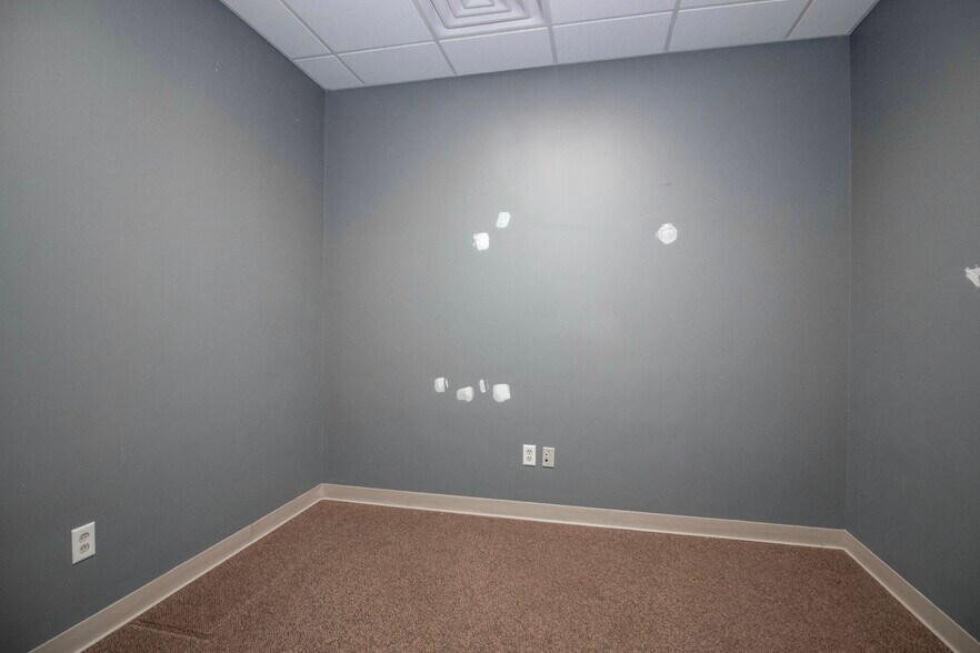 More Photos Of 285 N Main St, Troutman General Retail For Lease