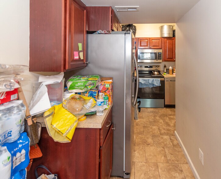 More Photos Of 316 S Broadway, Baltimore Storefront Retail Residential For Sale