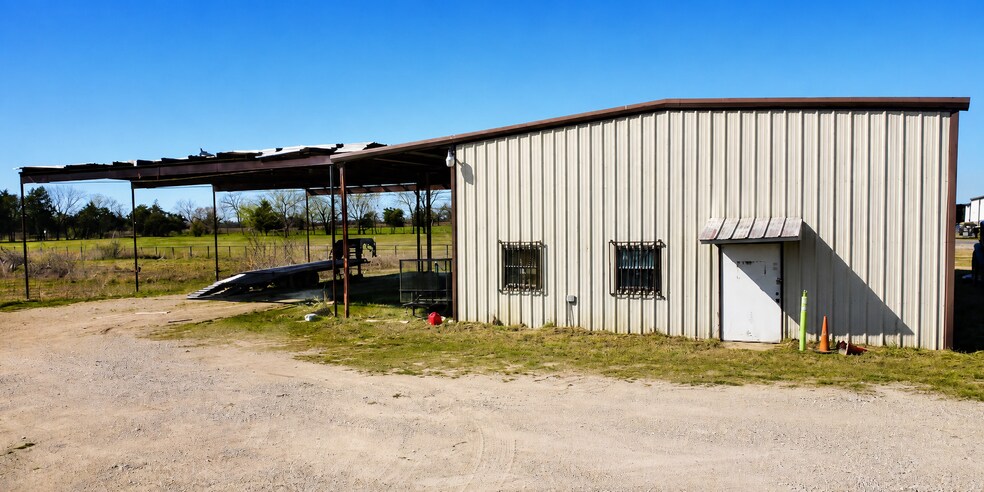 More Photos Of 3552 S State Highway 19, Emory Warehouse For Sale