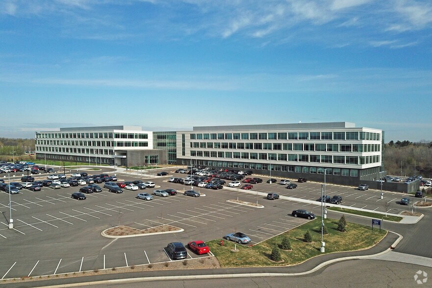 More Photos Of 2900 Ames Crossing Rd, Eagan Office For Lease