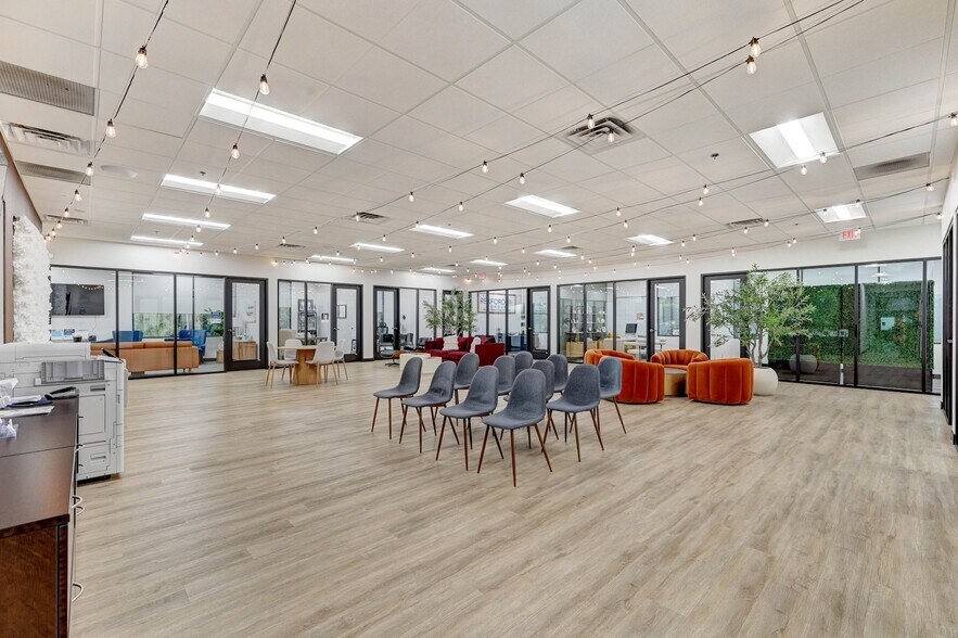 More Photos Of 9580 W Sahara Ave, Las Vegas Office For Sale